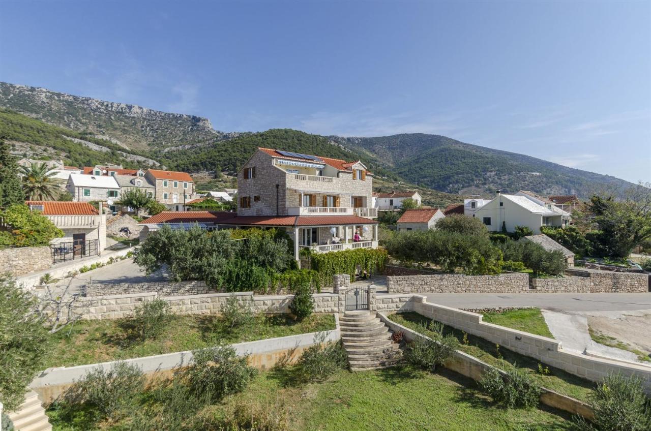 Apartments And Rooms Lea Bol Exterior foto