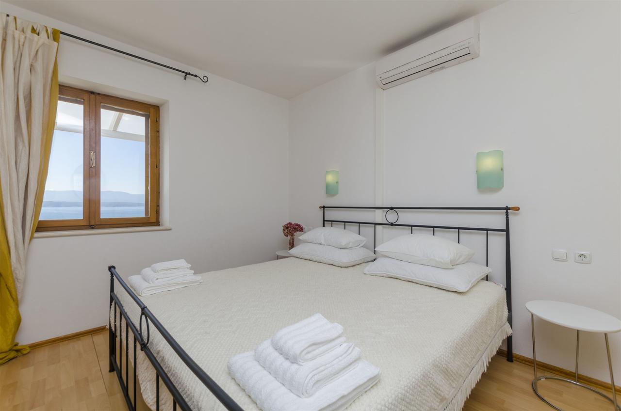 Apartments And Rooms Lea Bol Exterior foto