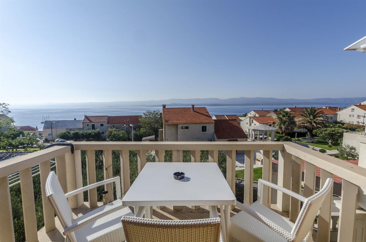 Apartments And Rooms Lea Bol Exterior foto