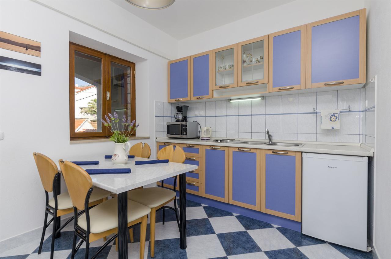 Apartments And Rooms Lea Bol Exterior foto