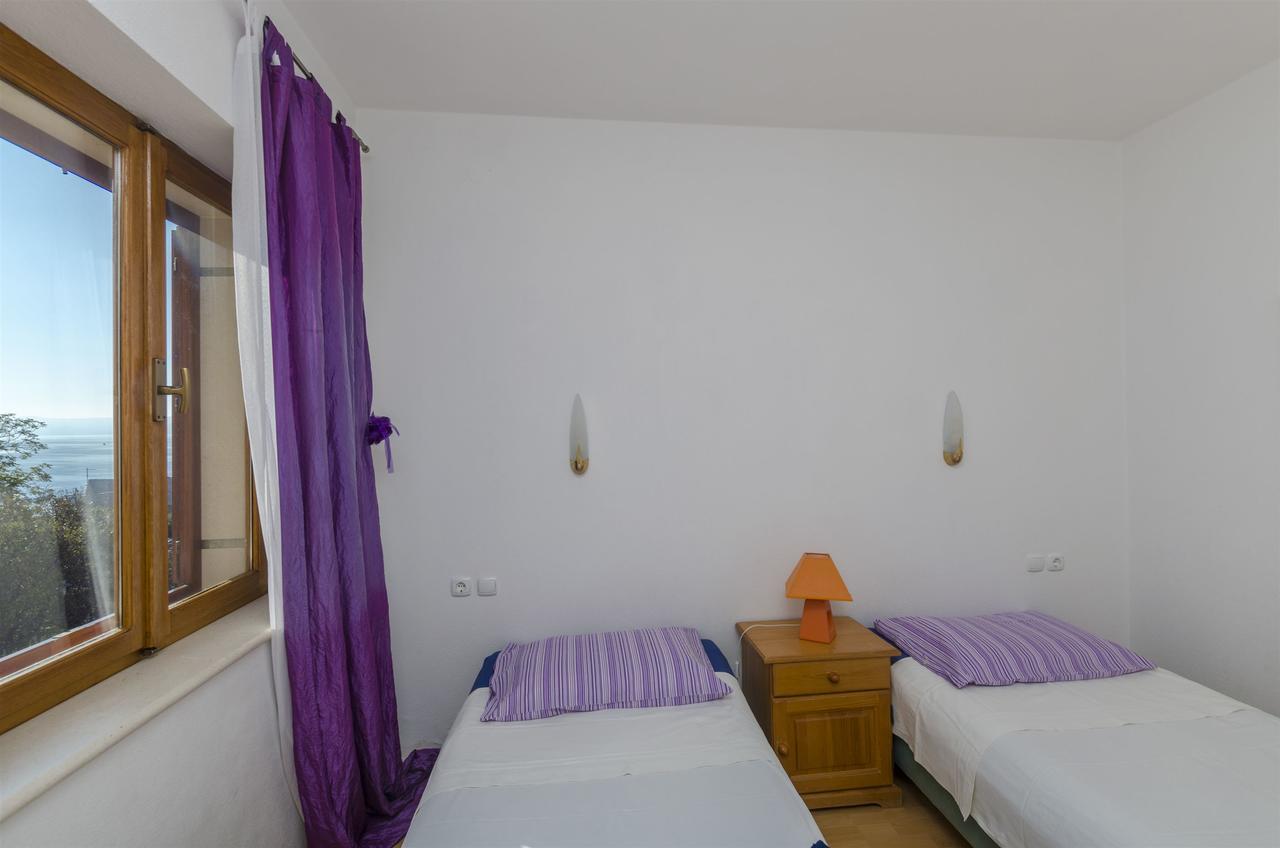 Apartments And Rooms Lea Bol Exterior foto
