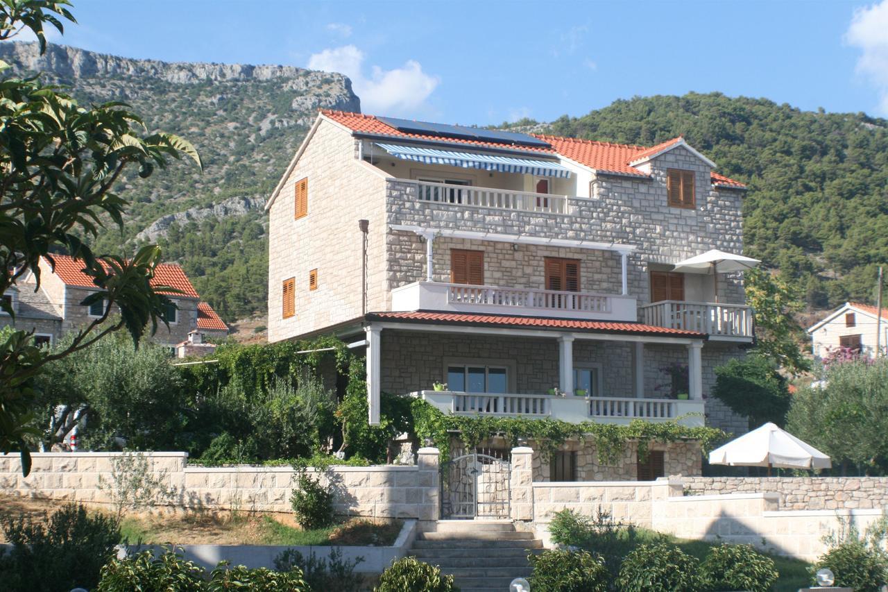 Apartments And Rooms Lea Bol Exterior foto