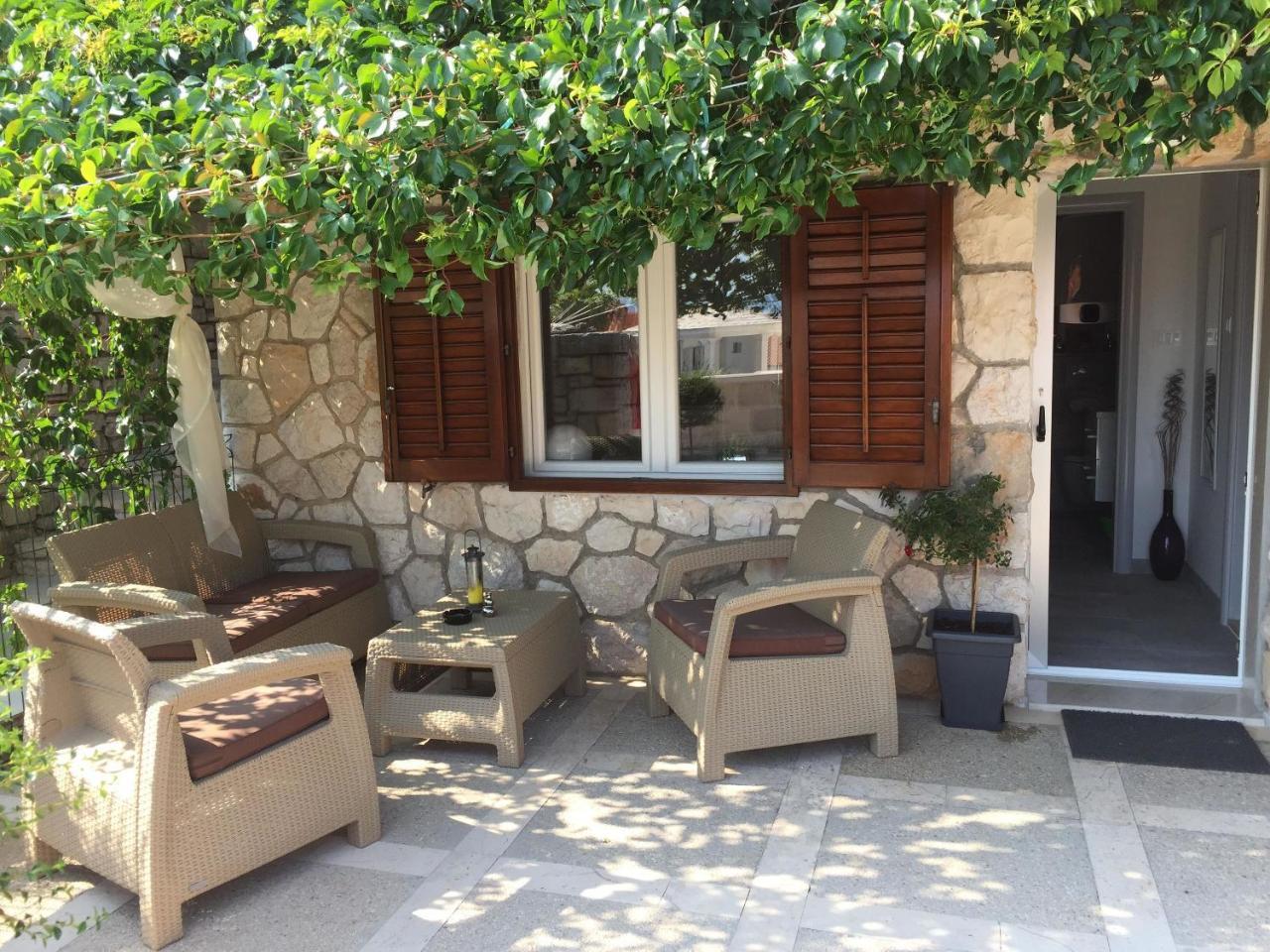Apartments And Rooms Lea Bol Exterior foto